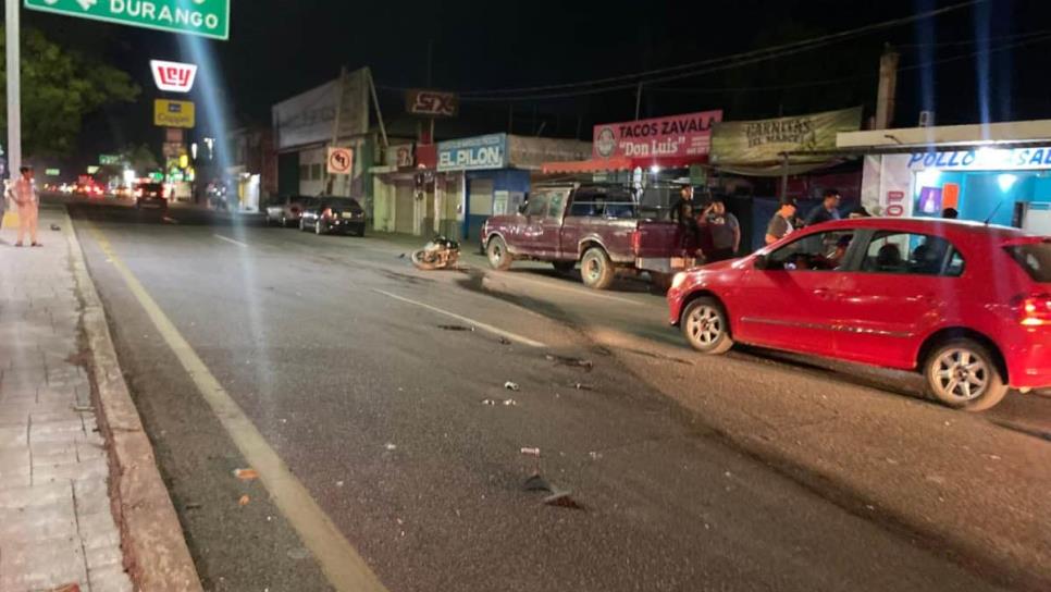 Dos jóvenes mueren al chocar en su motocicleta contra palmera en Villa Unión, Mazatlán Dos jóvenes mueren al chocar en su motocicleta contra palmera en Villa Unión, Mazatlán