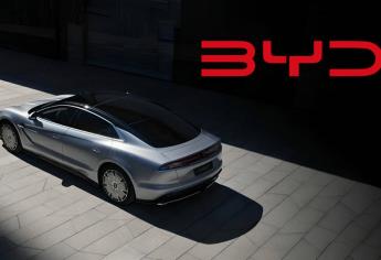 BYD sorprende con el Yangwang U7, el auto más cómodo del mercado; es una alfombra mágica en topes | VIDEO