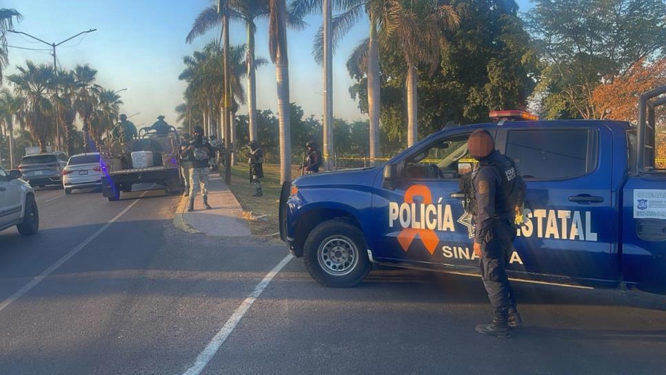 Hallan a un hombre ejecutado, esposado y con mensaje frente a La Primavera en Culiacán Hallan a un hombre ejecutado, esposado y con mensaje frente a La Primavera en Culiacán