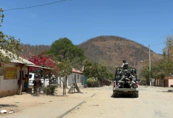 Sin clases ni comercio en la sierra de Choix tras enfrentamientos; gatilleros usan hasta drones