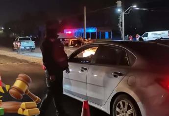 ¿Cuánto cuesta una multa por conducir ebrio o tomar en la vía pública?