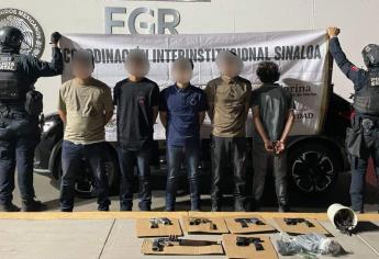 Detienen a cinco hombres con armas y ponchallantas en el fraccionamiento Los Huertos, en Culiacán