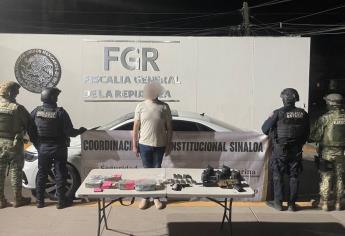 Detienen en Las Quintas en Culiacán a hombre con vehículo blindado y armas largas