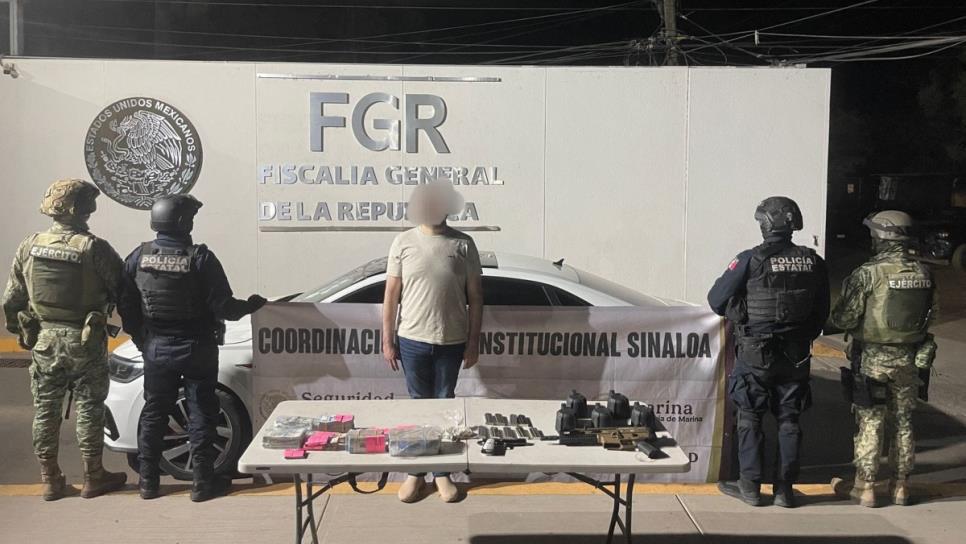 Detienen en Las Quintas en Culiacán a hombre con vehículo blindado y armas largas