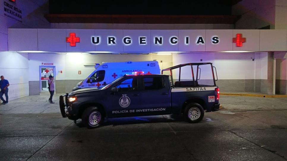 Mujer muere cuando recibía atención médica tras ser atacada a balazos en el fraccionamiento Villa Bonita en Culiacán