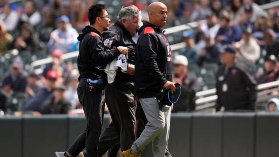 Umpire termina hospitalizado tras recibir línea peligrosa en juego entre Mets vs Mellizos | VIDEO