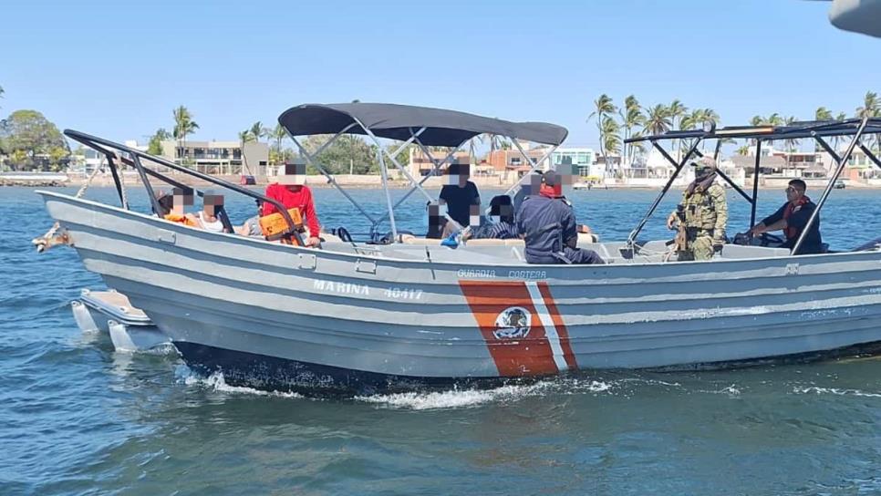 Rescatan a diez tripulantes a bordo de una embarcación en Altata