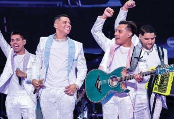 Grupo Firme se niega a cantar corridos, pero Eduin Caz salva el show en Aguascalientes