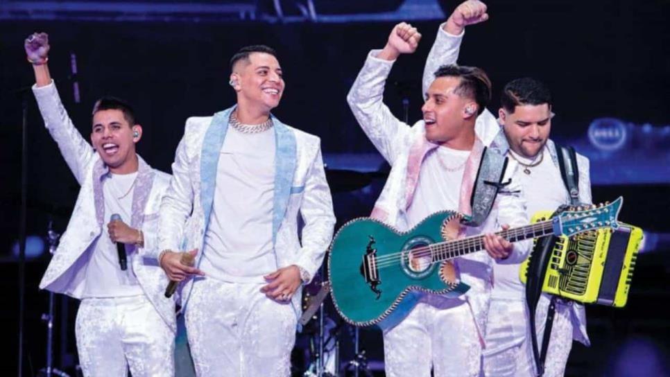 Grupo Firme se niega a cantar corridos, pero Eduin Caz salva el show en Aguascalientes