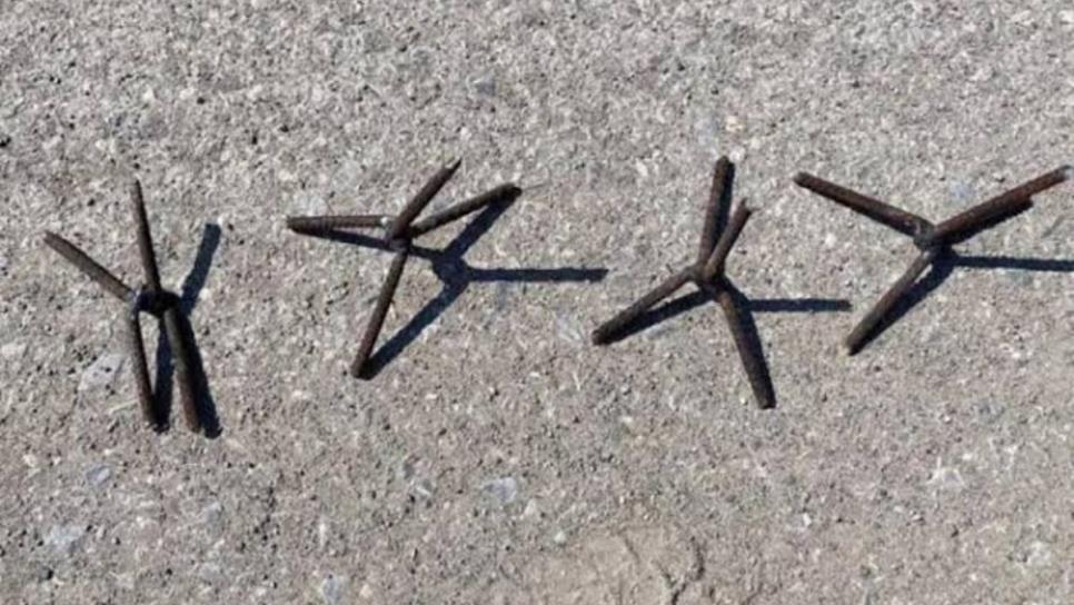 Arrojan “ponchallantas” en el bulevar Pedro Infante en Culiacán; 3 carros resultan dañados Arrojan “ponchallantas” en el bulevar Pedro Infante en Culiacán; 3 carros resultan dañados