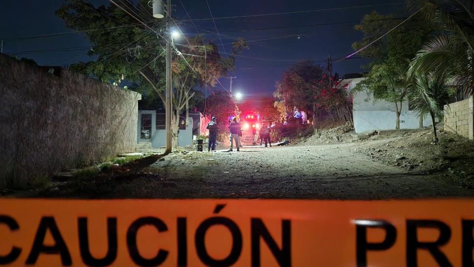 Hallan asesinados y encintados a dos hombres en la colonia Los Huizaches en Culiacán Hallan asesinados y encintados a dos hombres en la colonia Los Huizaches en Culiacán