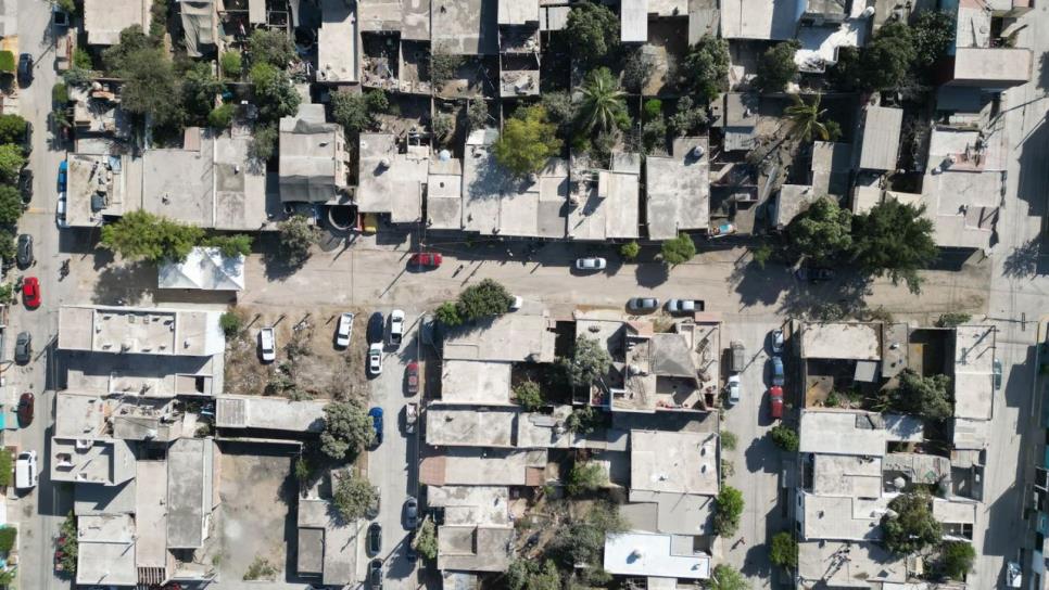 Una calle pavimentada más; Gobierno de Mazatlán arranca pavimentación en la colonia Salvador Allende