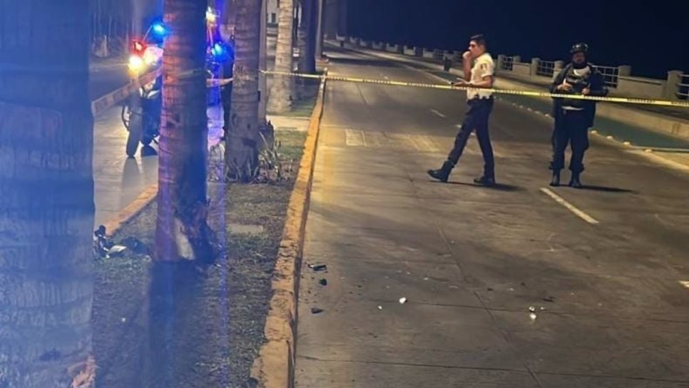 ¡Cero y van dos! Fallece motociclista tras chocar contra palmera en Mazatlán ¡Cero y van dos! Fallece motociclista tras chocar contra palmera en Mazatlán