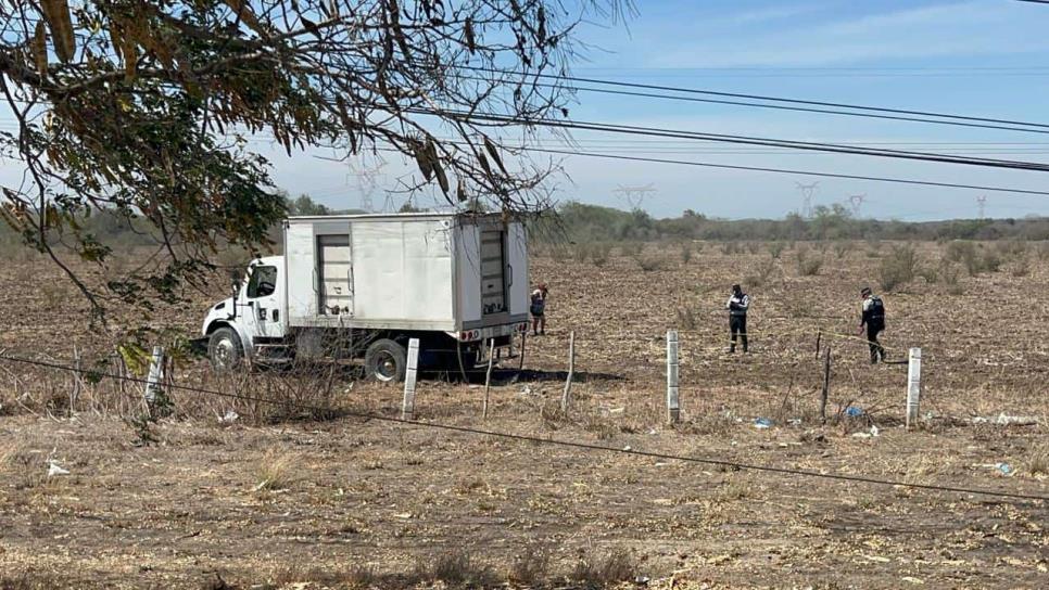 Chofer de vehículo muere por infarto y derriba poste a la salida sur de Mazatlán Chofer de vehículo muere por infarto y derriba poste a la salida sur de Mazatlán
