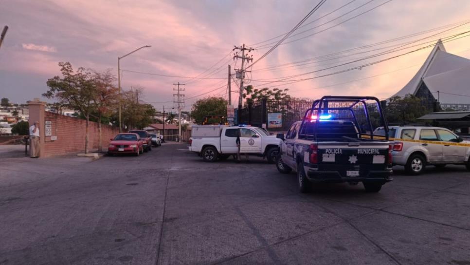 Eran dos los cuerpos embolsados en la cajuela de un automóvil en el templo de La Lomita; estaban decapitados Eran dos los cuerpos embolsados en la cajuela de un automóvil en el templo de La Lomita; estaban decapitados