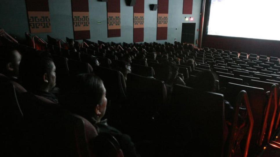 Joven queda encerrado en Cinemex y graba el cine completamente vacío | VIDEO Joven queda encerrado en Cinemex y graba el cine completamente vacío | VIDEO