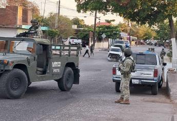 Militares localizan un vehículo accidentado  en la colonia Diaz Ordaz,  en Culiacán