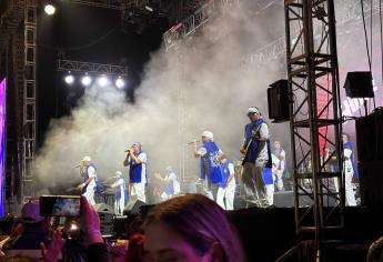 Kumbia Kings y El Coyote ponen a cantar y bailar el Foro Biker durante la Semana de la Moto en Mazatlán