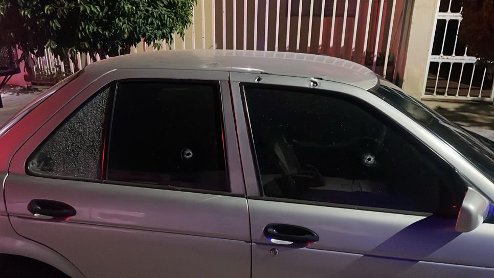 Atacan a balazos a un automóvil estacionado en la colonia Las Quintas, en Culiacán Atacan a balazos a un automóvil estacionado en la colonia Las Quintas, en Culiacán