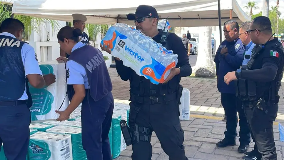 Secretaria de Seguridad en Ahome pone su granito de arena para damnificados por Raymond