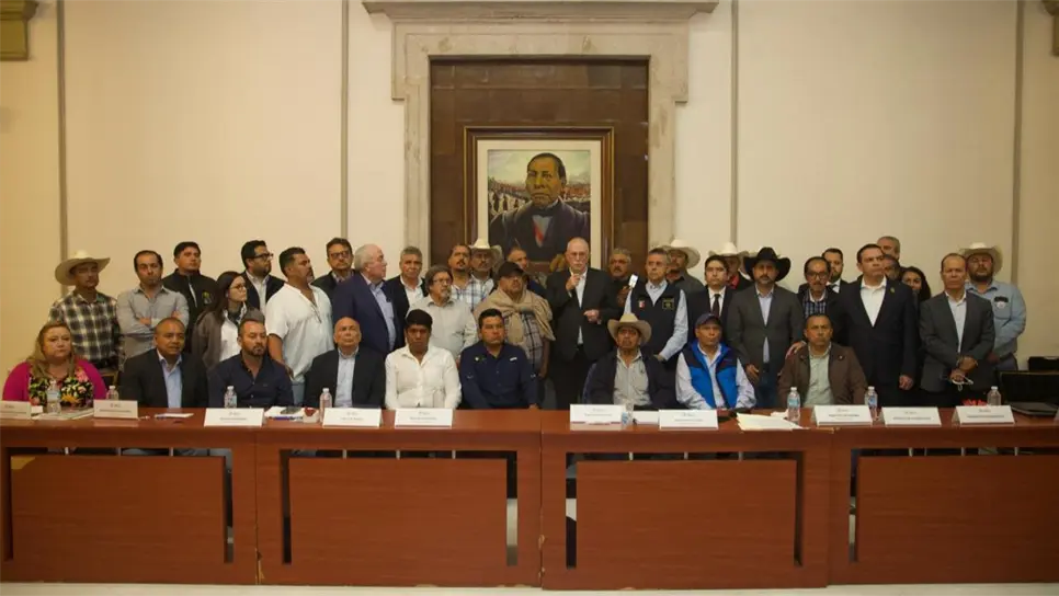 El Frente Nacional por el Rescate del Campo Mexicano cerró su posicionamiento señalando que México enfrenta amenazas externas, y lo que más necesitan es unidad para resolver la grave crisis que vive el campo mexicano