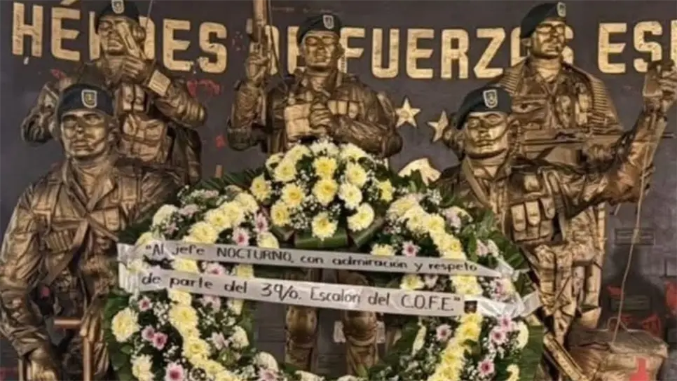 El monumento cuenta con una leyenda emotiva, dedicada para los elementos caídos: En memoria a los hermanos boinas verdes caídos en el cumplimiento de su deber. Tú alma descansará por siempre, tú espíritu viajará a la gloria