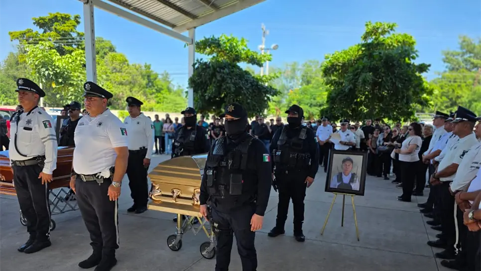 Sus compañeros les brindaron un emotivo homenaje. (FOTO: Sebastián Martínez).
