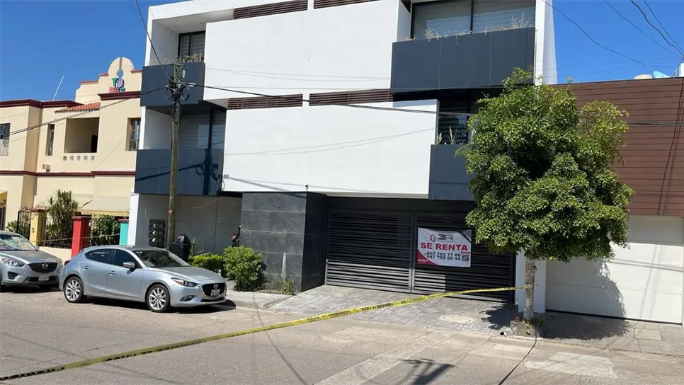 Durante la labor, policías también aseguraron los videos de las cámaras de videovigilancia de los departamentos y de las casas aledañas a la zona