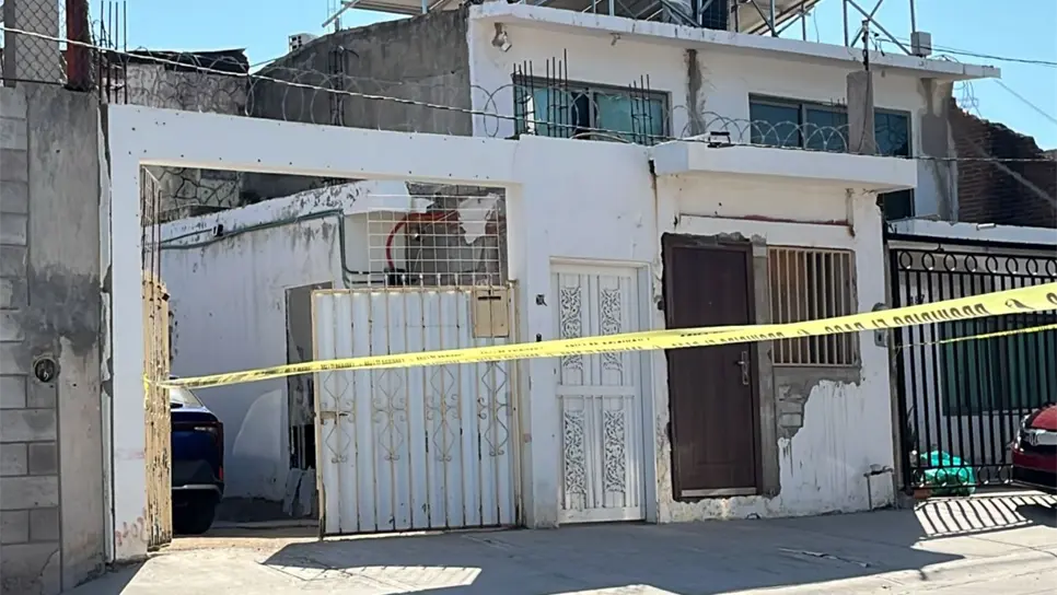 FOTO: Militares detienen a un civil, aseguran armamento y recuperan vehículos robados en Culiacán