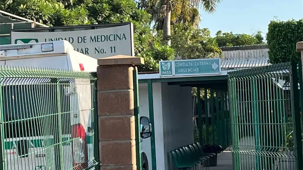 FOTO: Abandonan cuerpo de un hombre asesinado a balazos en el hospital de Villa Juárez, Navolato
