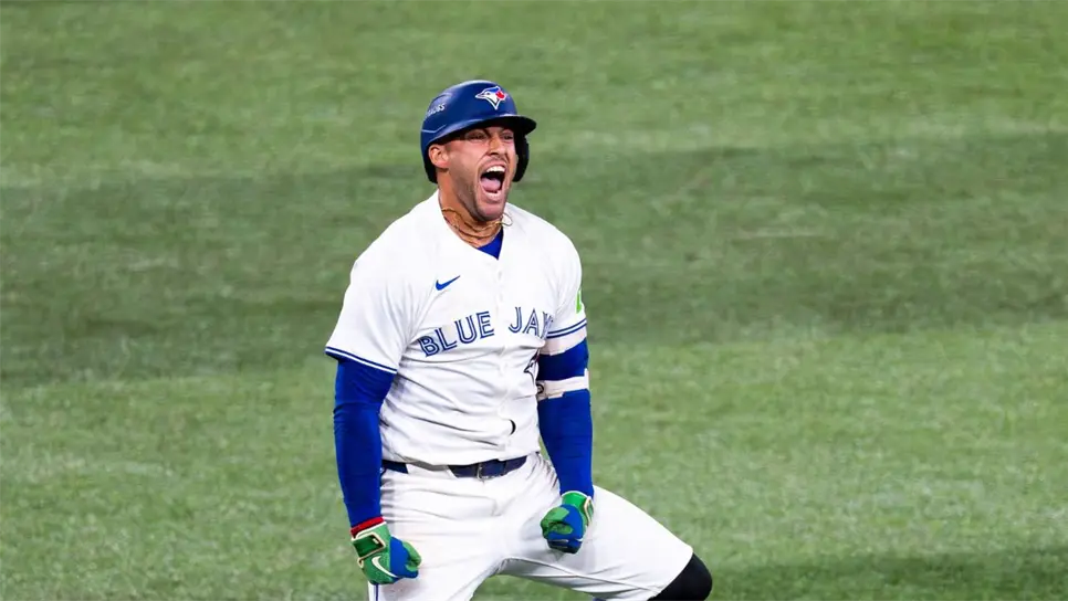 En la baja de la séptima entrada, el valioso veterano George Springer conectaría cuadrangular de tres carreras para darle la vuelta al marcador y desatar la locura en el Roger Center