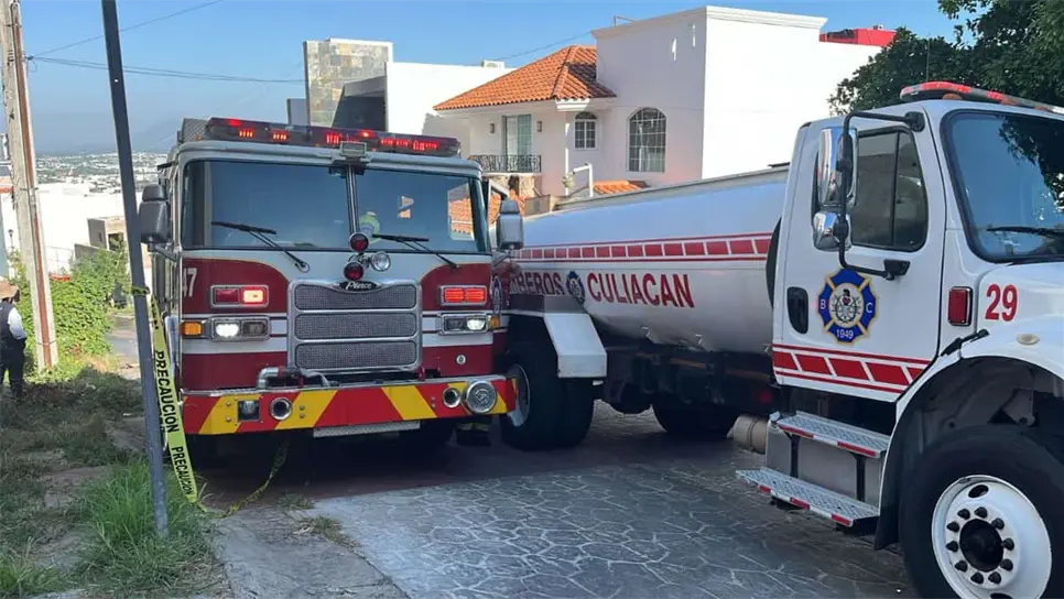 Sujetos armados vandalizan una casa en Colinas de San Miguel, en Culiacán