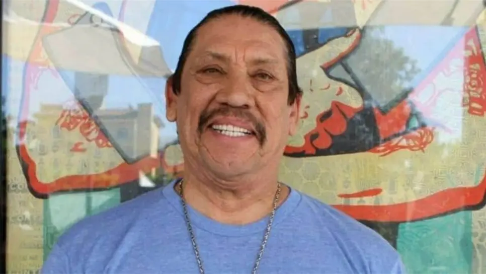 Danny Trejo fue visto en dichas instalaciones donde este era llevado por su hijo Gilbert, donde el actor aclaró de una vez por todas que su estado de salud es bueno y que usó la silla de ruedas debido a que se sometió a un reemplazo de rodilla a sus 81 años