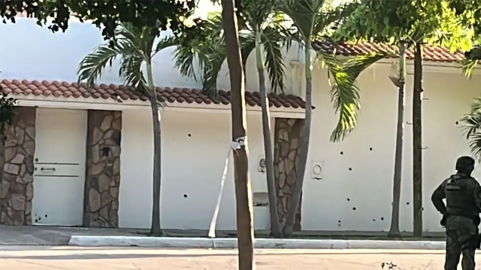 La fachada del domicilio presentó impactos de bala. (FOTO: Luis Ramírez).