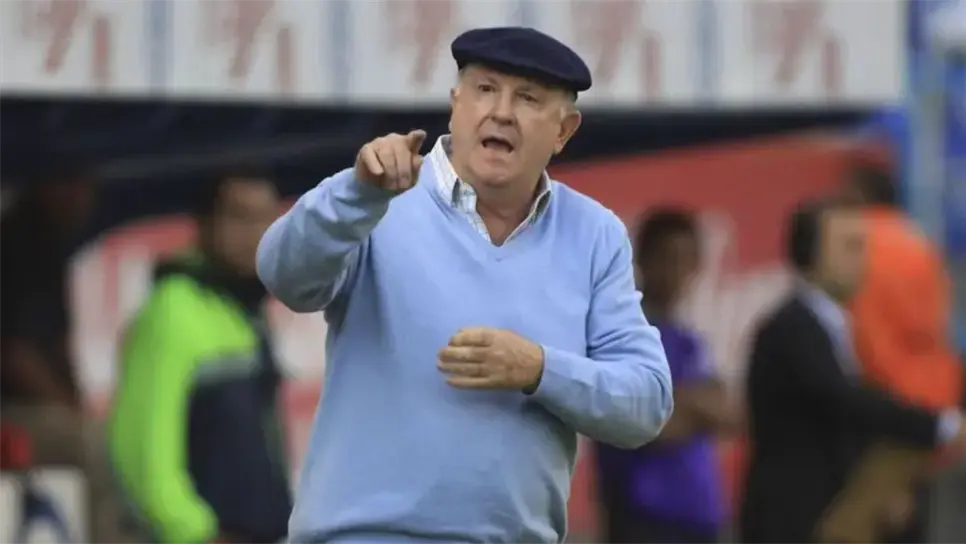 Hoy, el futbol mexicano despide a una de sus figuras más influyentes, un hombre que cambió la forma de entender el juego y cuyo legado permanecerá en la memoria de los aficionados y de todos aquellos que compartieron la cancha con él