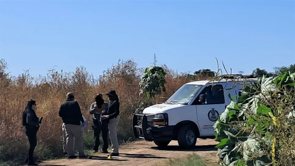 Tras terminar las diligencias, se dio la orden de levantar el cuerpo para que fuera trasladado a las instalaciones del Semefo para practicarle la autopsia de ley