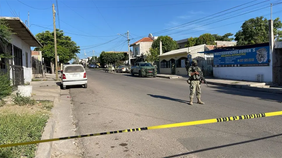 Después de finalizar las investigaciones se dio la orden de levantar los cuerpos para que fueran llevados a las instalaciones del Semefo para practicarle la autopsia de corresponde la ley