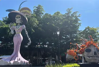 Catrinas llegan al Centro Histórico de Mazatlán