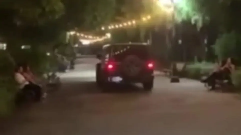 La Jeep fue captada sobre la Plaza de Armas. (FOTO: Cortesía).