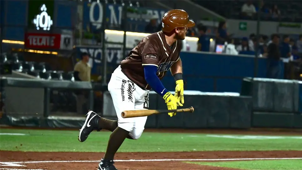 El Tucson Baseball Team extiende su reconocimiento a "Chuyito" Fabela por esta importante marca, símbolo de esfuerzo, esperando que vengan muchísimos más con esta franela
