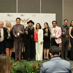 Reconoce el Senado al gremio del espectáculo con homenaje a figuras de la televisión y la comedia