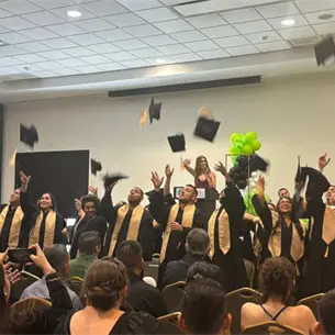 Educación que transforma: Se gradúa nueva generación de Ingenieros Industriales de la UDECH en Mazatlán Educación que transforma: Se gradúa nueva generación de Ingenieros Industriales de la UDECH en Mazatlán