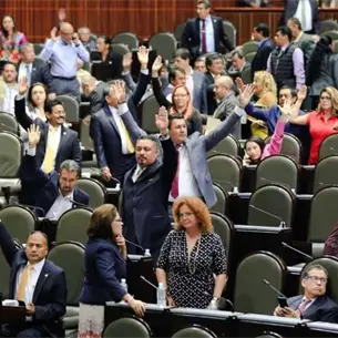 Diputados aprueban derecho a no contestar llamadas del trabajo fuera de horario