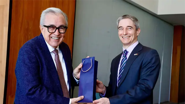 Rocha Moya se reúne en Mazatlán, con el Consul General de Estados Unidos en Hermosillo Rocha Moya se reúne en Mazatlán, con el Consul General de Estados Unidos en Hermosillo