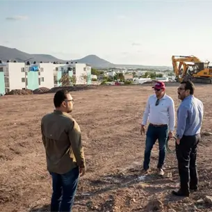 Alcalde de Culiacán supervisa construcción de secundaria técnica en Alturas del Sur