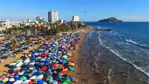 Semana Santa 2026: Mazatlán registra más de 67 mil personas en sus playas este Viernes Santo