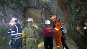 Más de 350 elementos trabajan en estabilización de mina para el rescate de los tres mineros en El Rosario