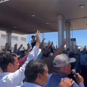 ¡Bloqueos totales en carreteras de Sinaloa! productores  amenazan con paralizar el estado tras presión de SEGOB