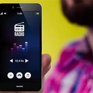 ¿Sin internet? Aprende a activar la radio FM en tu celular para escucharla sin datos