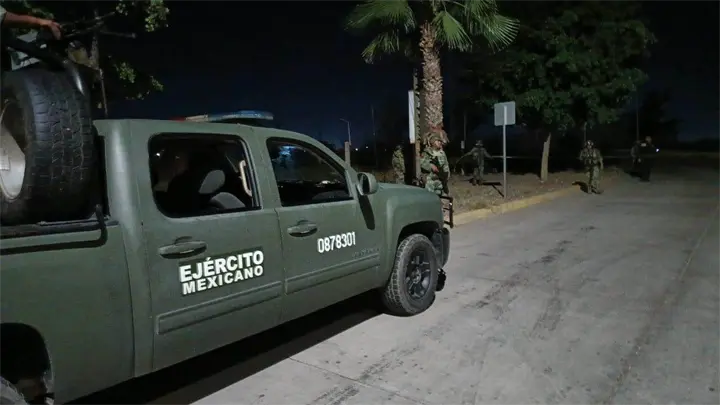 Sujetos arrojan ponchallantas tras balacera en el fraccionamiento Valle Alto en Culiacán